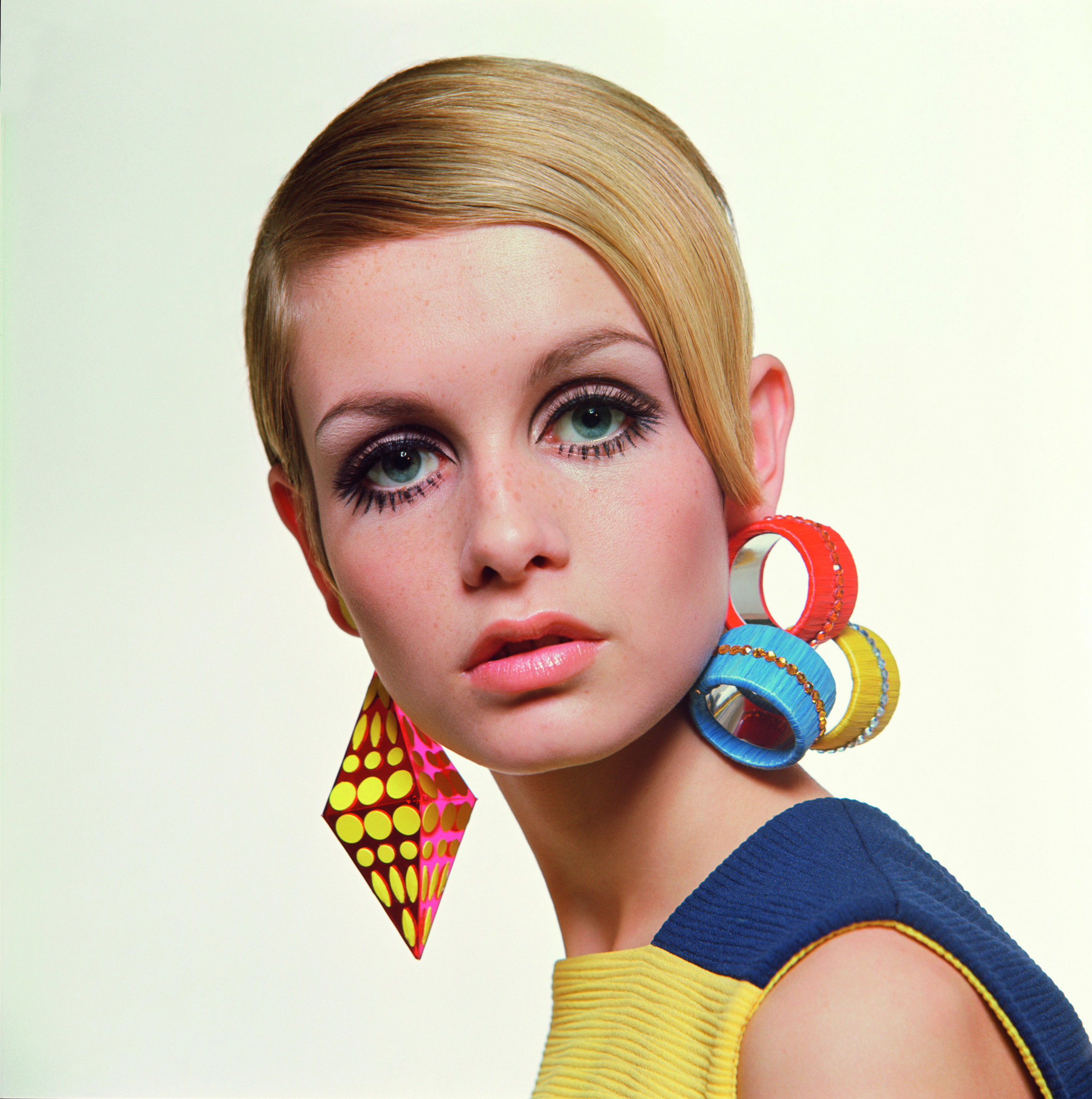Verwonderlijk Welke stijliconen hebben invloed gehad op de mode in de jaren '60 SB-67